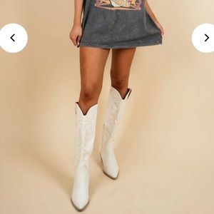 Oasis Society Samara white cowboy boots